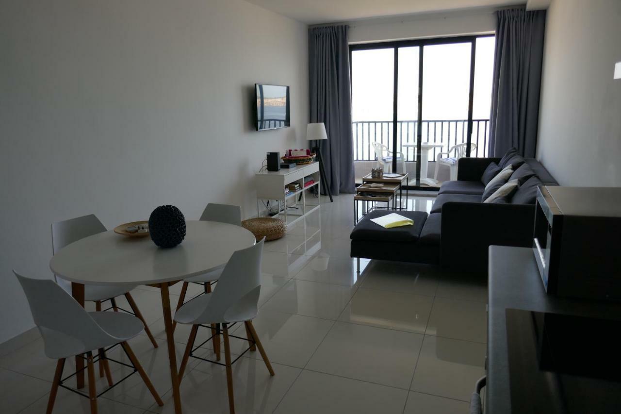Calypso Court Apartment เมลลิฮา ภายนอก รูปภาพ