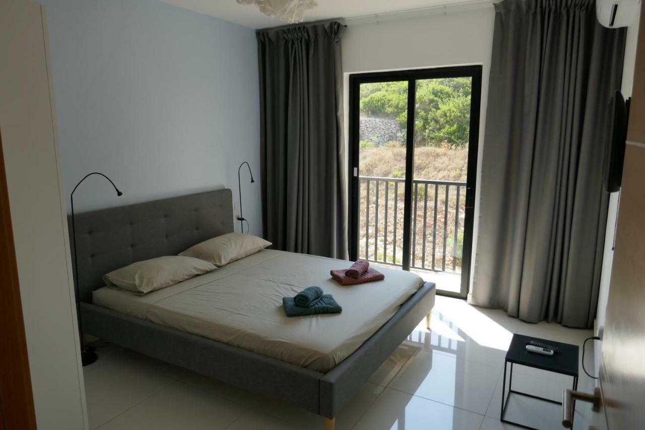 Calypso Court Apartment เมลลิฮา ภายนอก รูปภาพ
