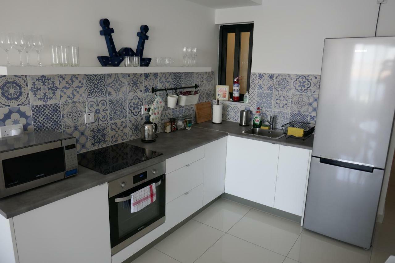 Calypso Court Apartment เมลลิฮา ภายนอก รูปภาพ