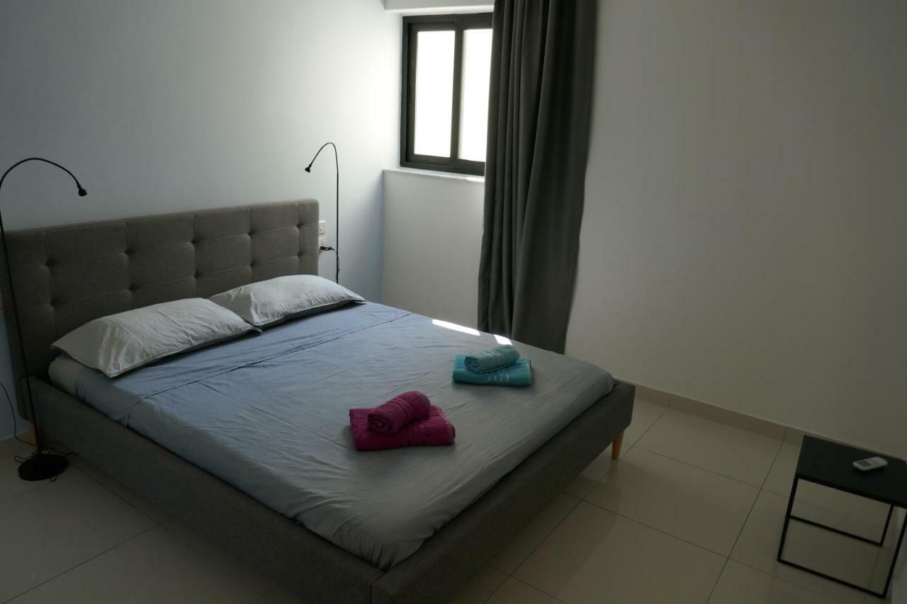 Calypso Court Apartment เมลลิฮา ภายนอก รูปภาพ