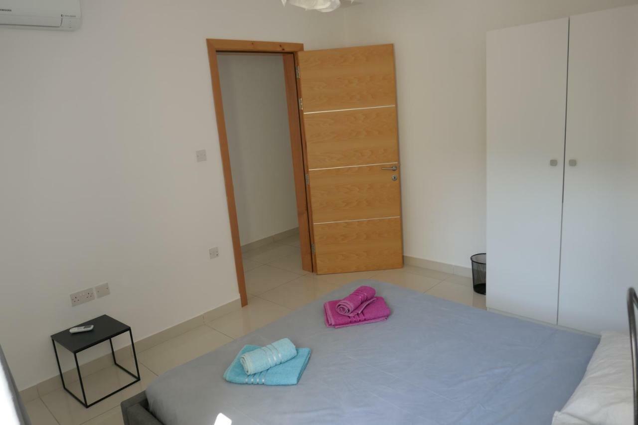 Calypso Court Apartment เมลลิฮา ภายนอก รูปภาพ