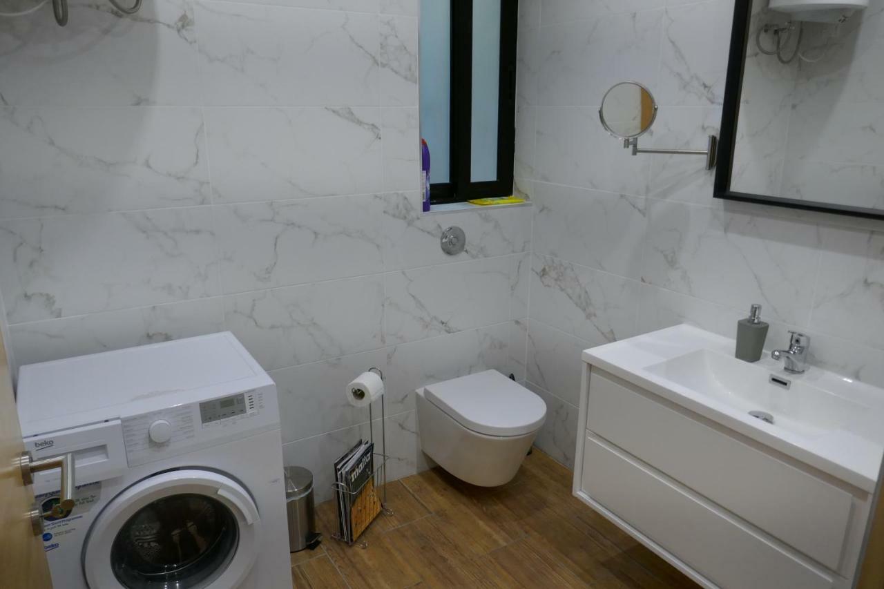 Calypso Court Apartment เมลลิฮา ภายนอก รูปภาพ
